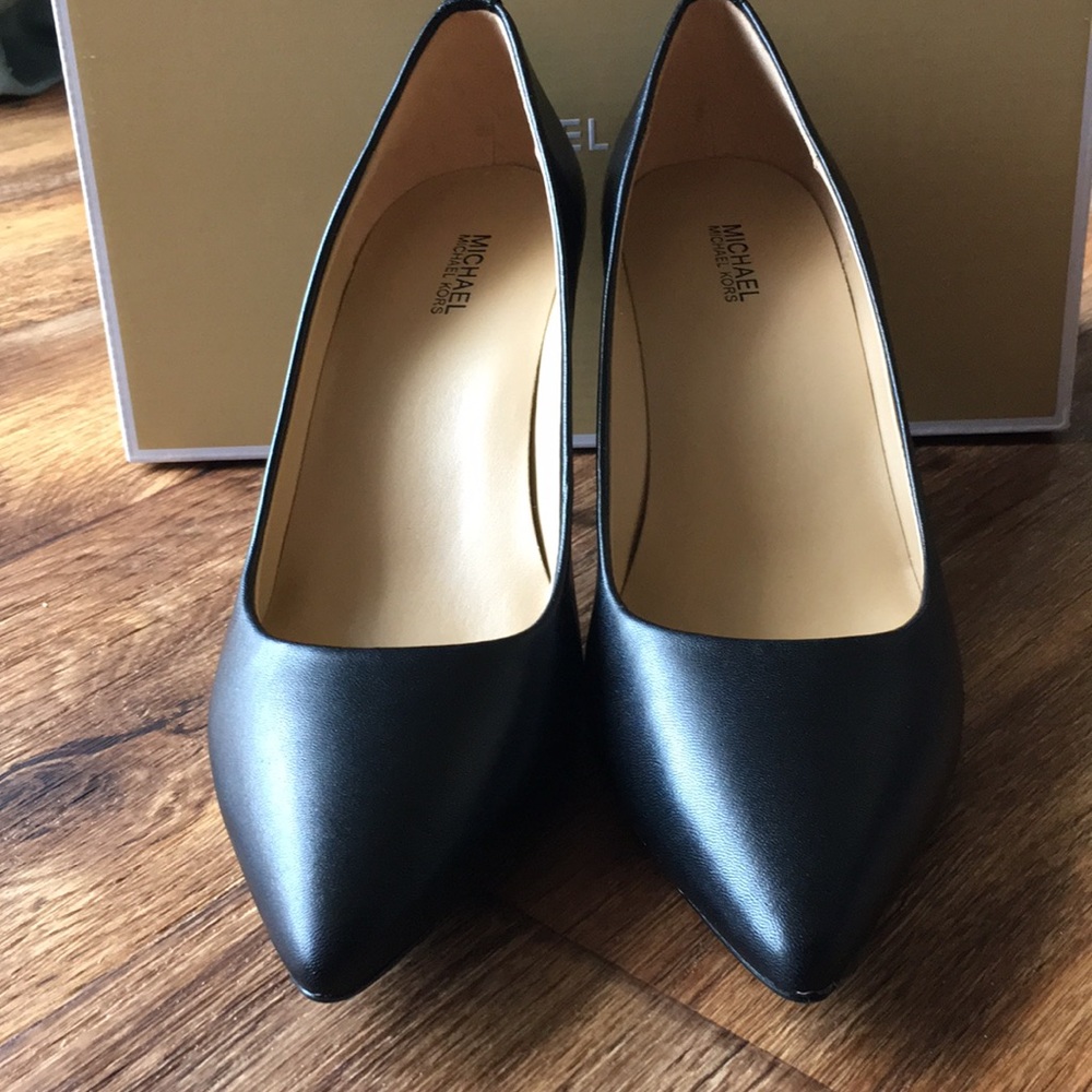 Michael Kors pumps - Picture 10 of 13